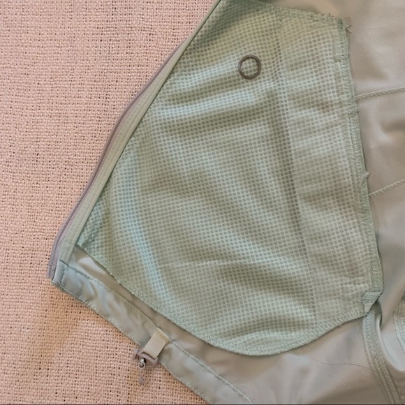 MEC Windbreaker - Picture 5 of 10